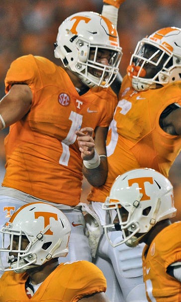 WATCH: Take an inside look at Tennessee's RB room with coach Gillespie